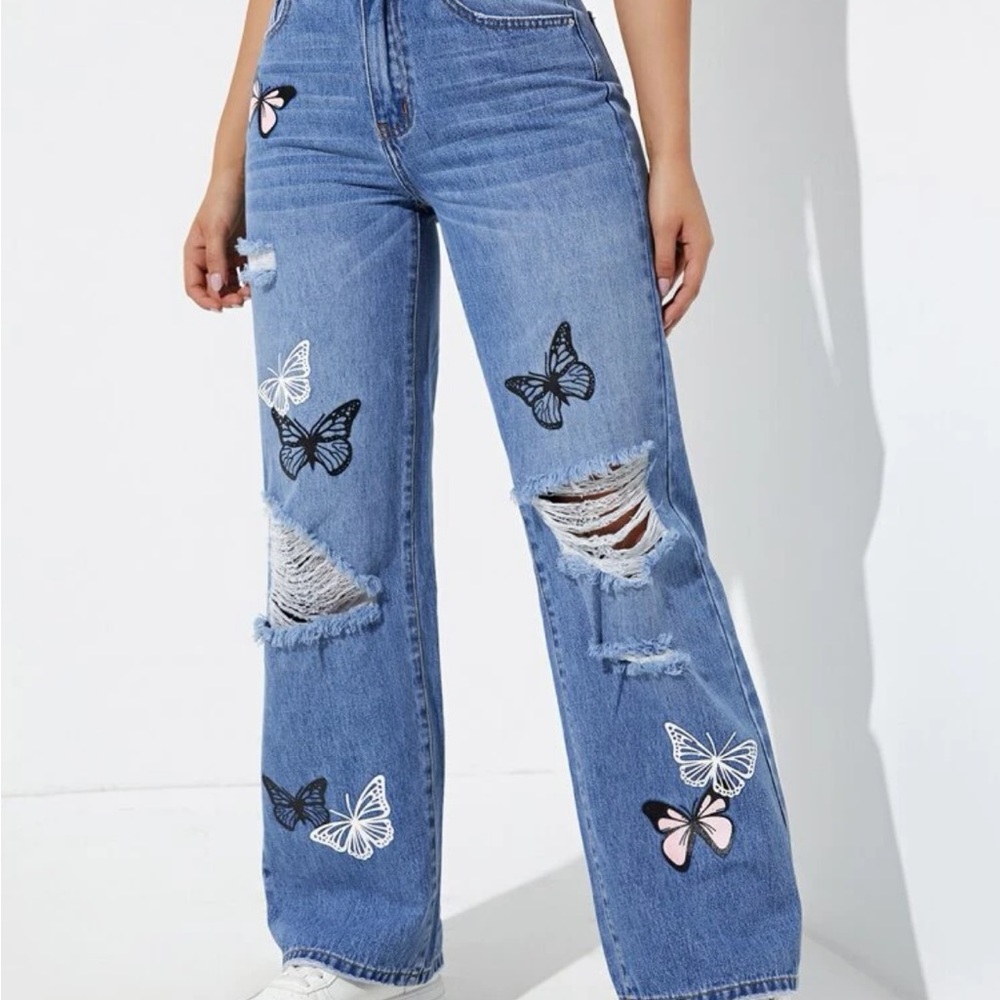 Butterfly Ripped Mom Jeans - Picture 4 of 5